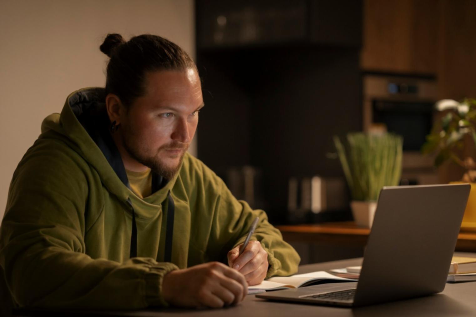 Students collaborating on SEO analytics project work during training